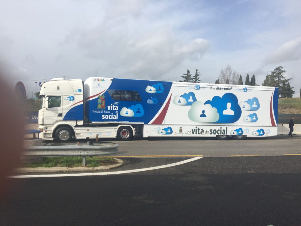 Pluritruck transpecial service e polizia di stato una vita da social