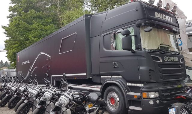 semirimorchio tenda racing evento ducati transpecial service