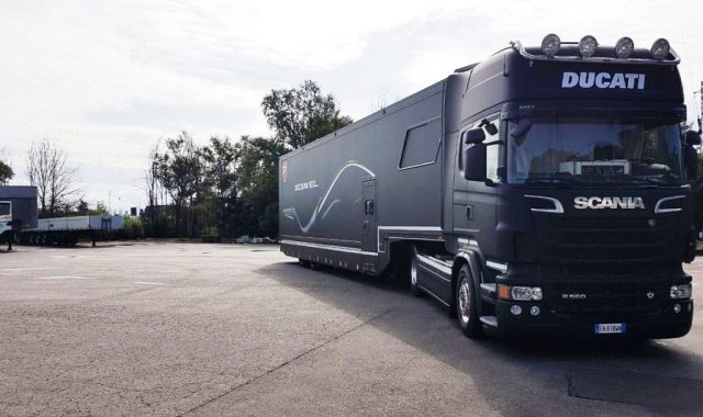 semirimorchio tenda racing evento ducati transpecial service