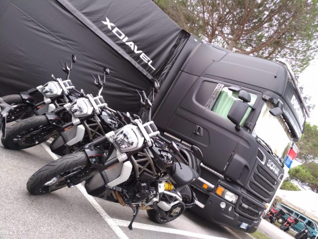 semirimorchio tenda racing evento ducati transpecial service