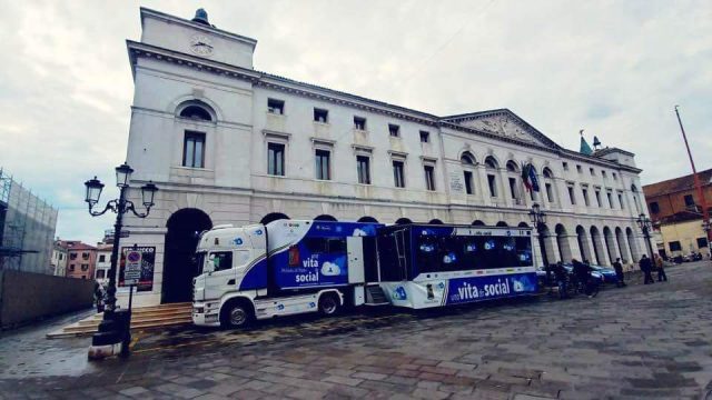 pluritruck evento una vita da social 2017-2018 transpecial service