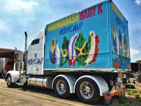 Video Musicale Mohicani – Boomdabash feat. Baby-k con nostro Truck Americano