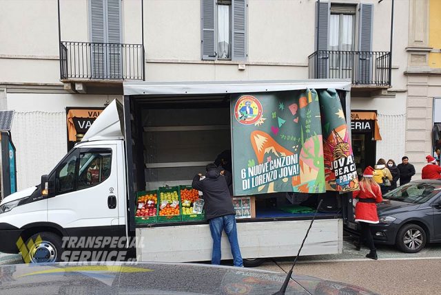 Noleggio Iveco Daily Telonato Transpecial Service